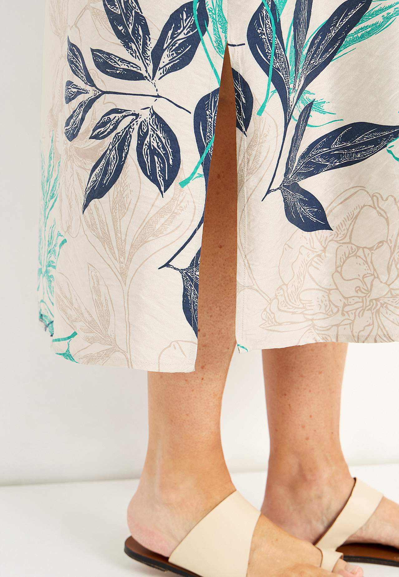 Blomstret skjortekjole i myk viskoseblanding