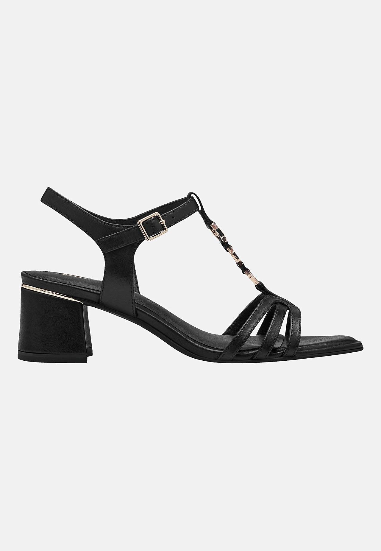 Skinnsandalette med metalldetaljer