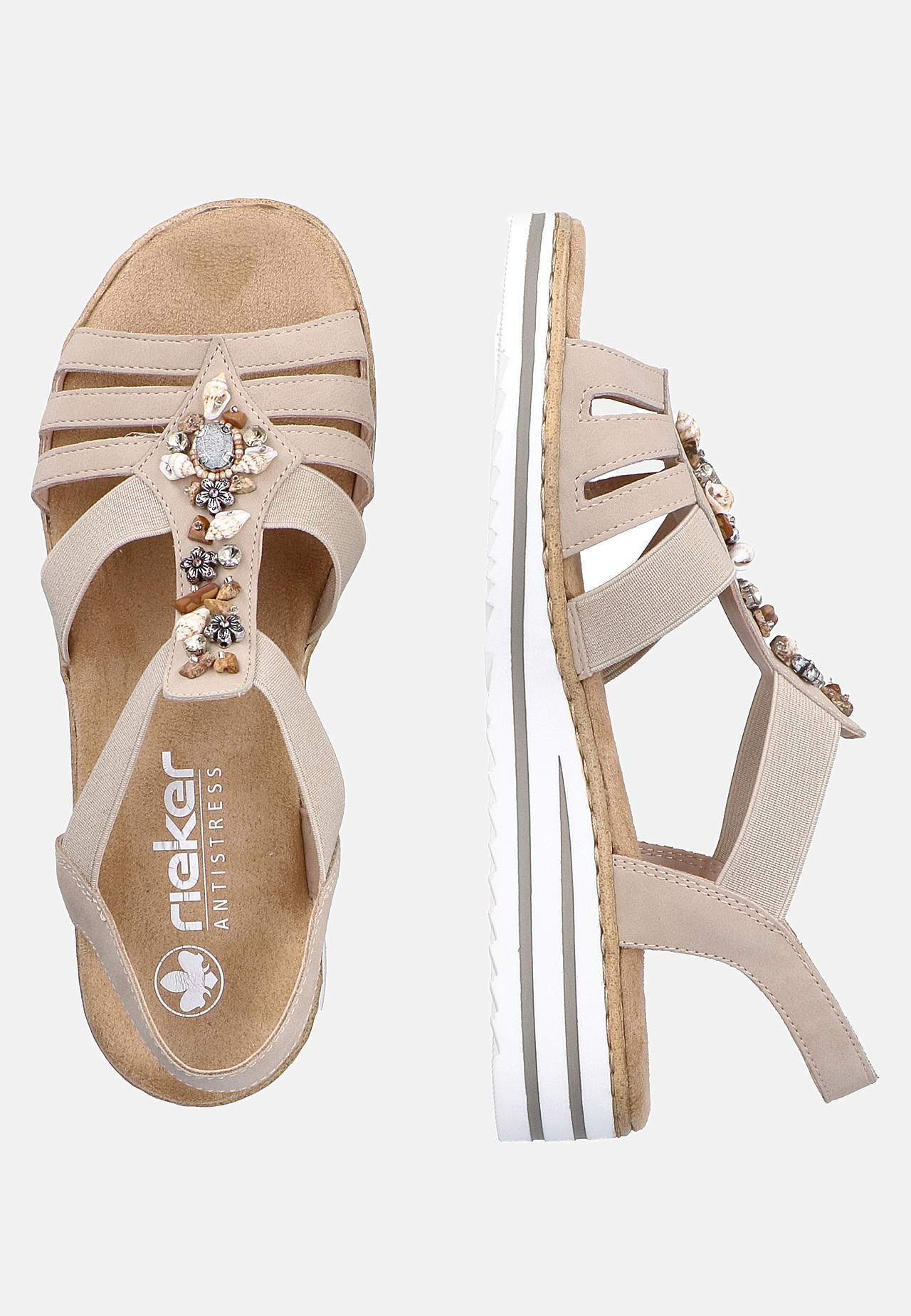 Sandaler med dekorative skjell og steiner