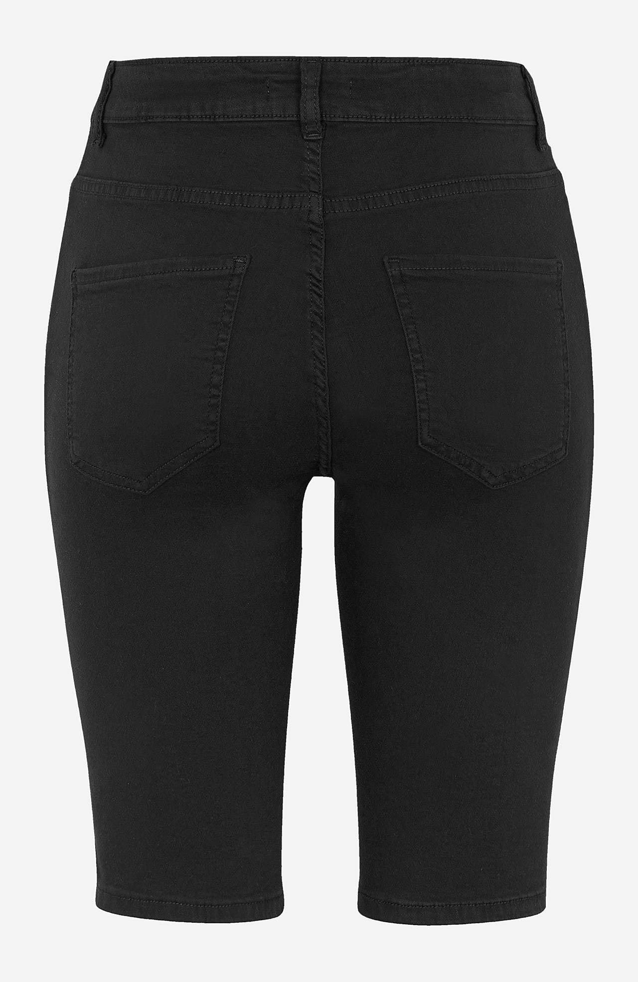 Stretchy jeans-shorts med langt bein