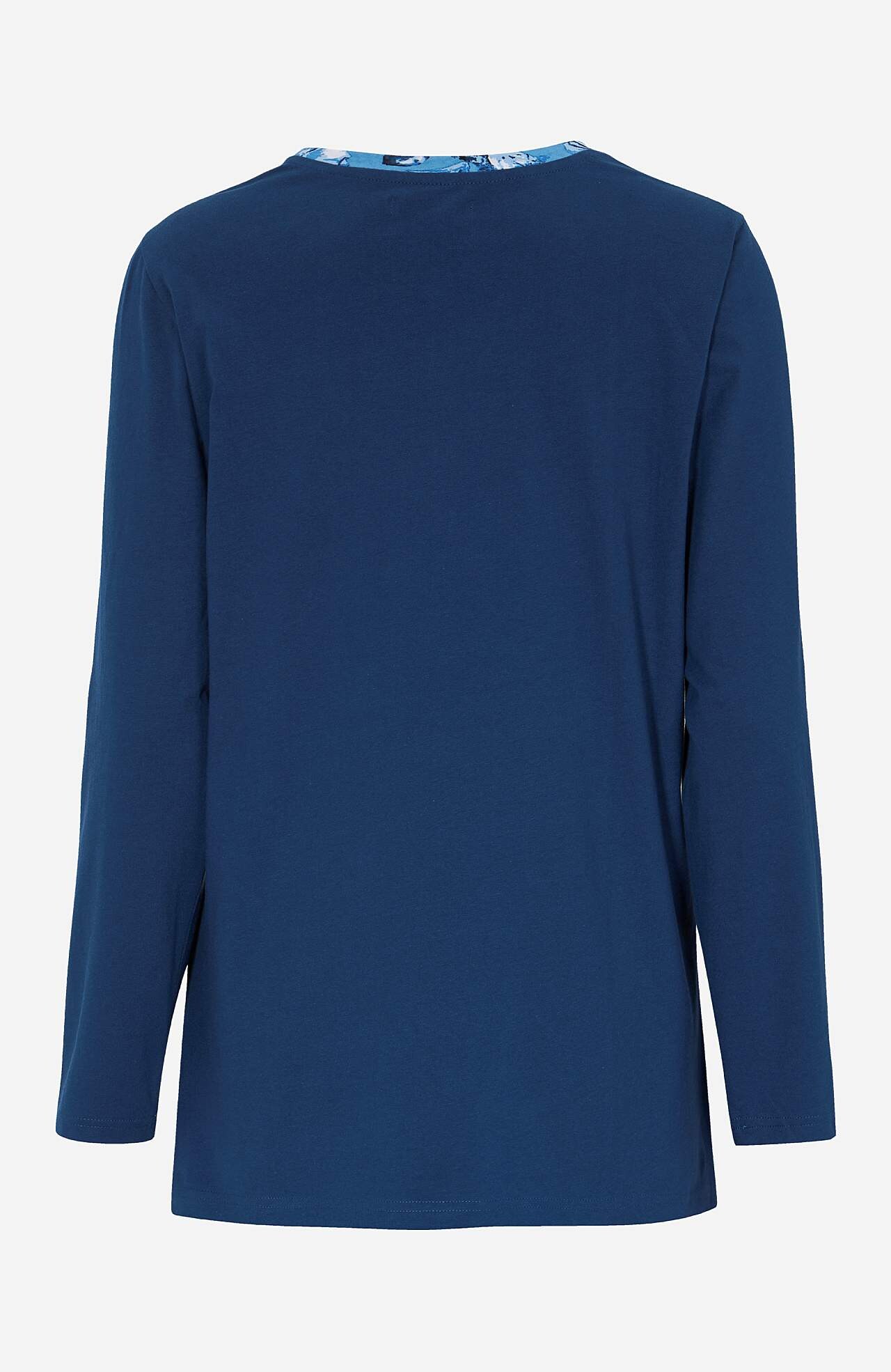 Pyjamas med et blomstermønster