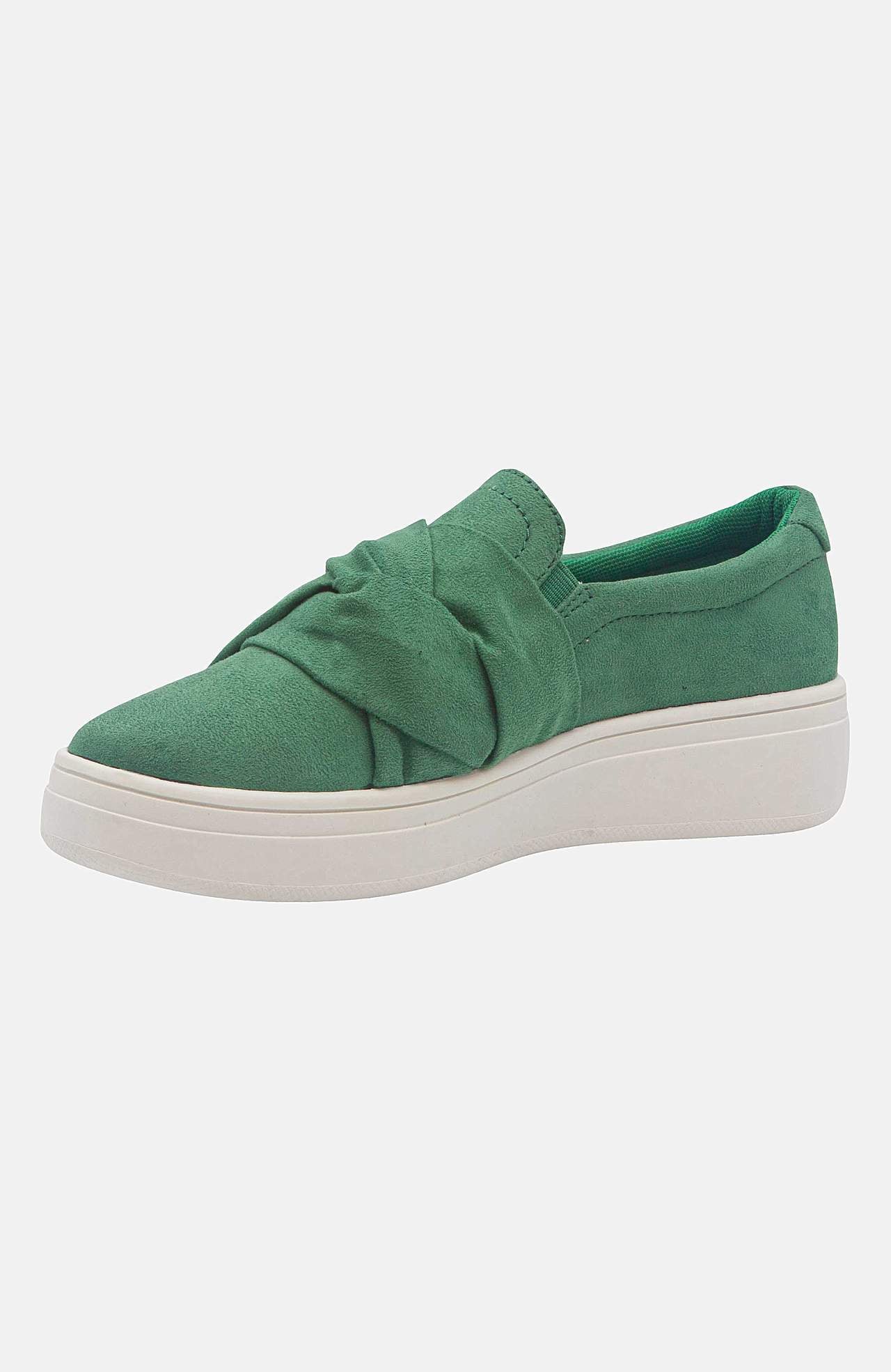 Sko med krysset stropp og en slip on