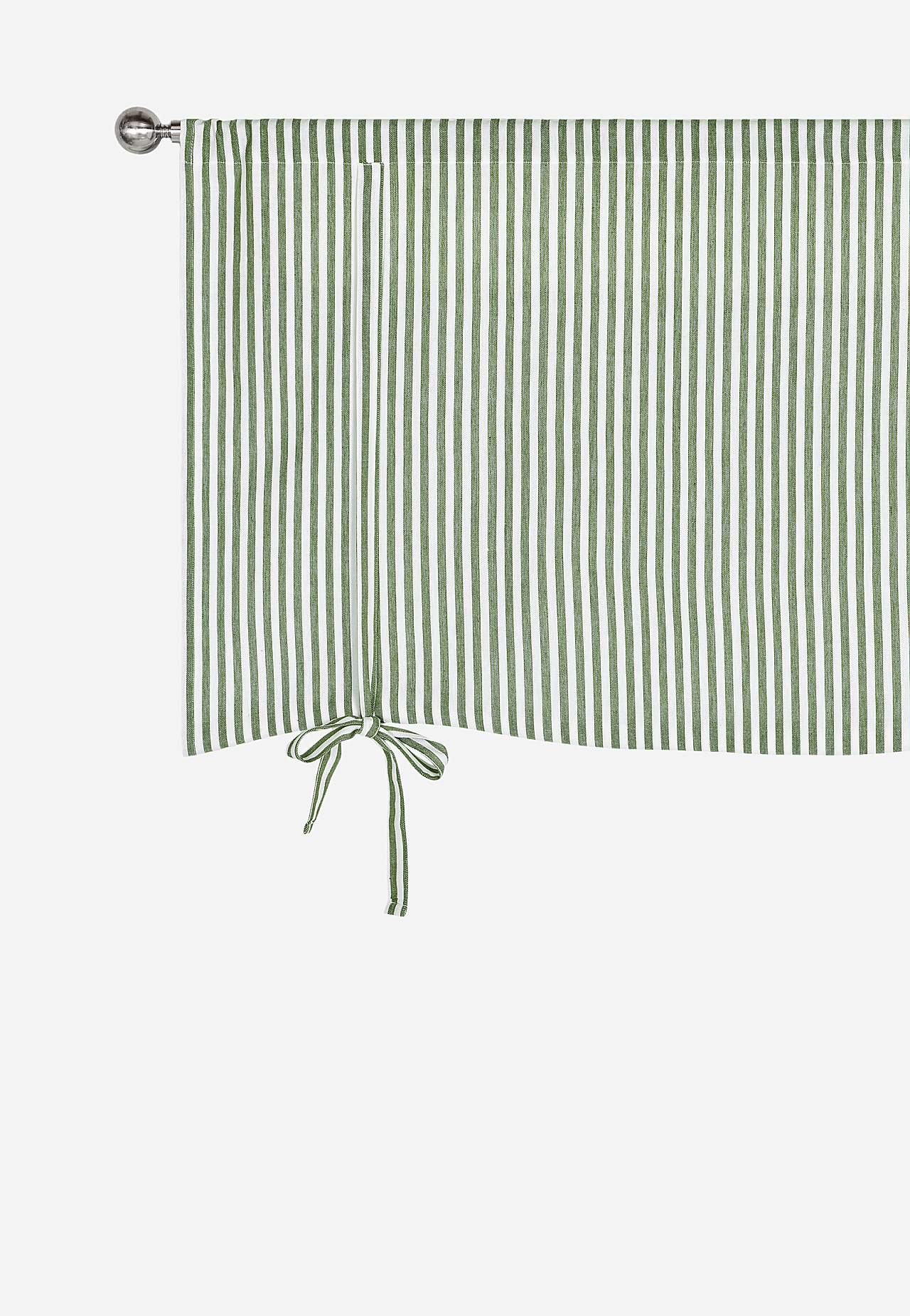 Vevet, stripete liftgardin