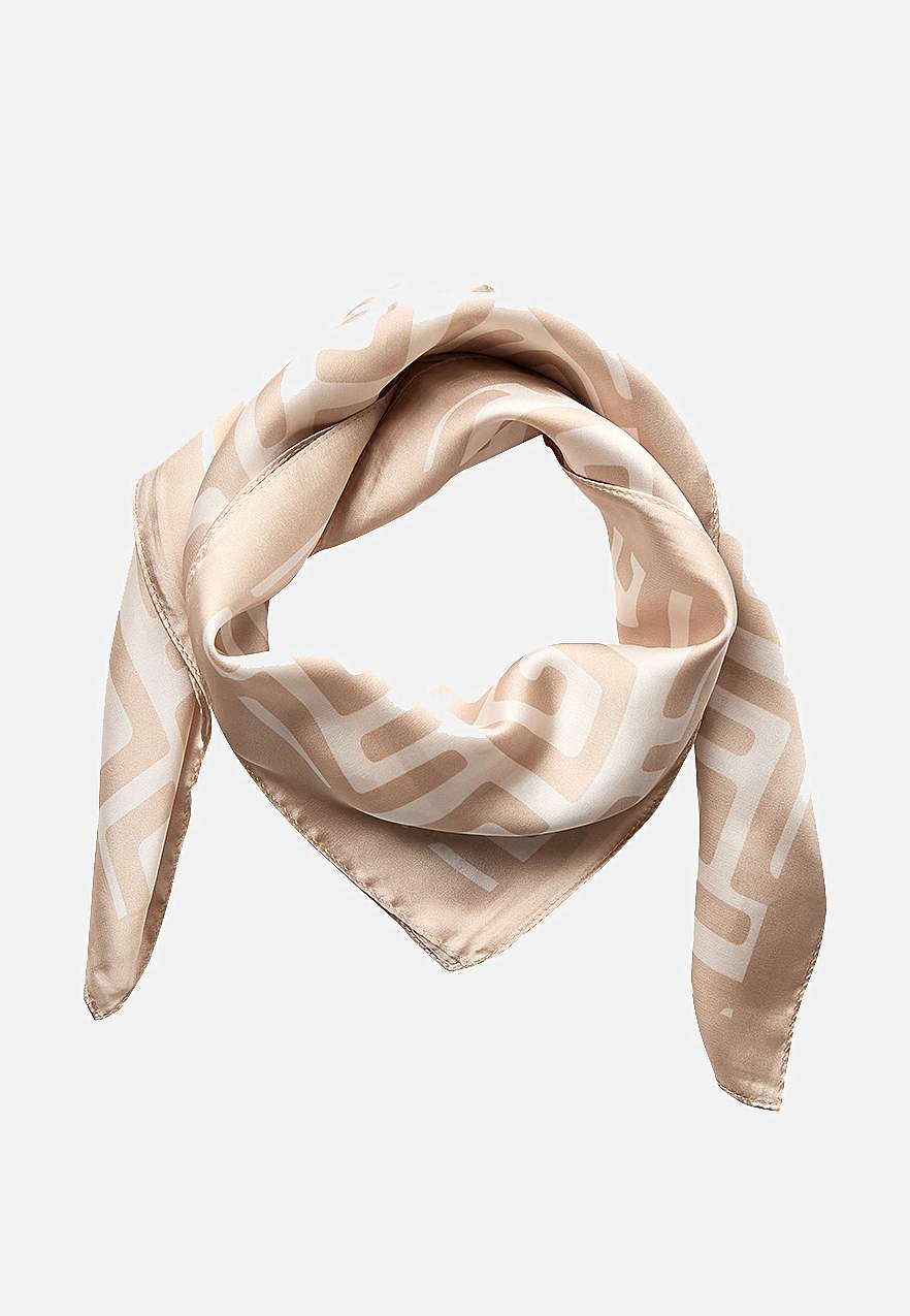 Skjerf i mønstret sateng