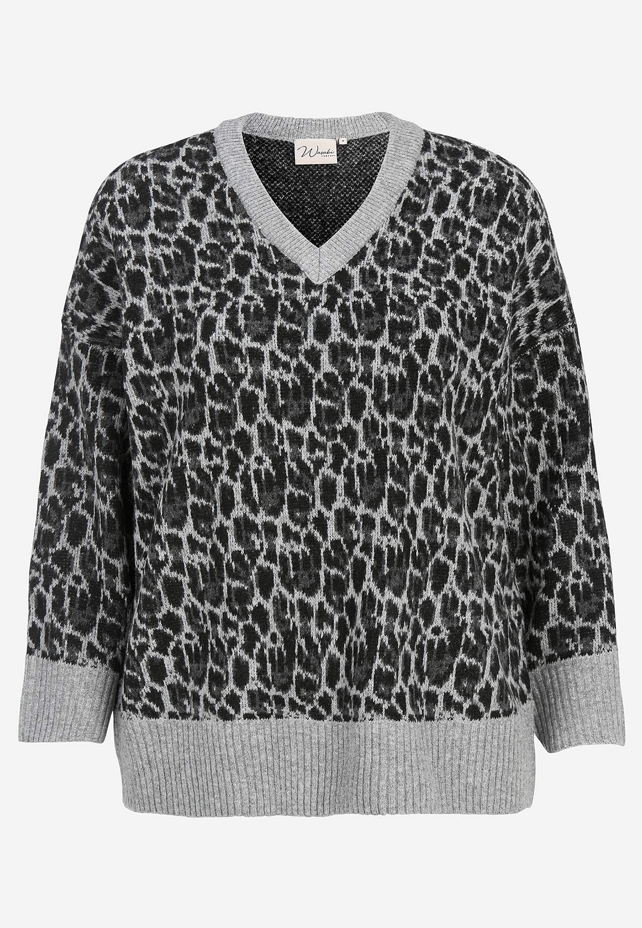 Strikket, leopardmønstret genser
