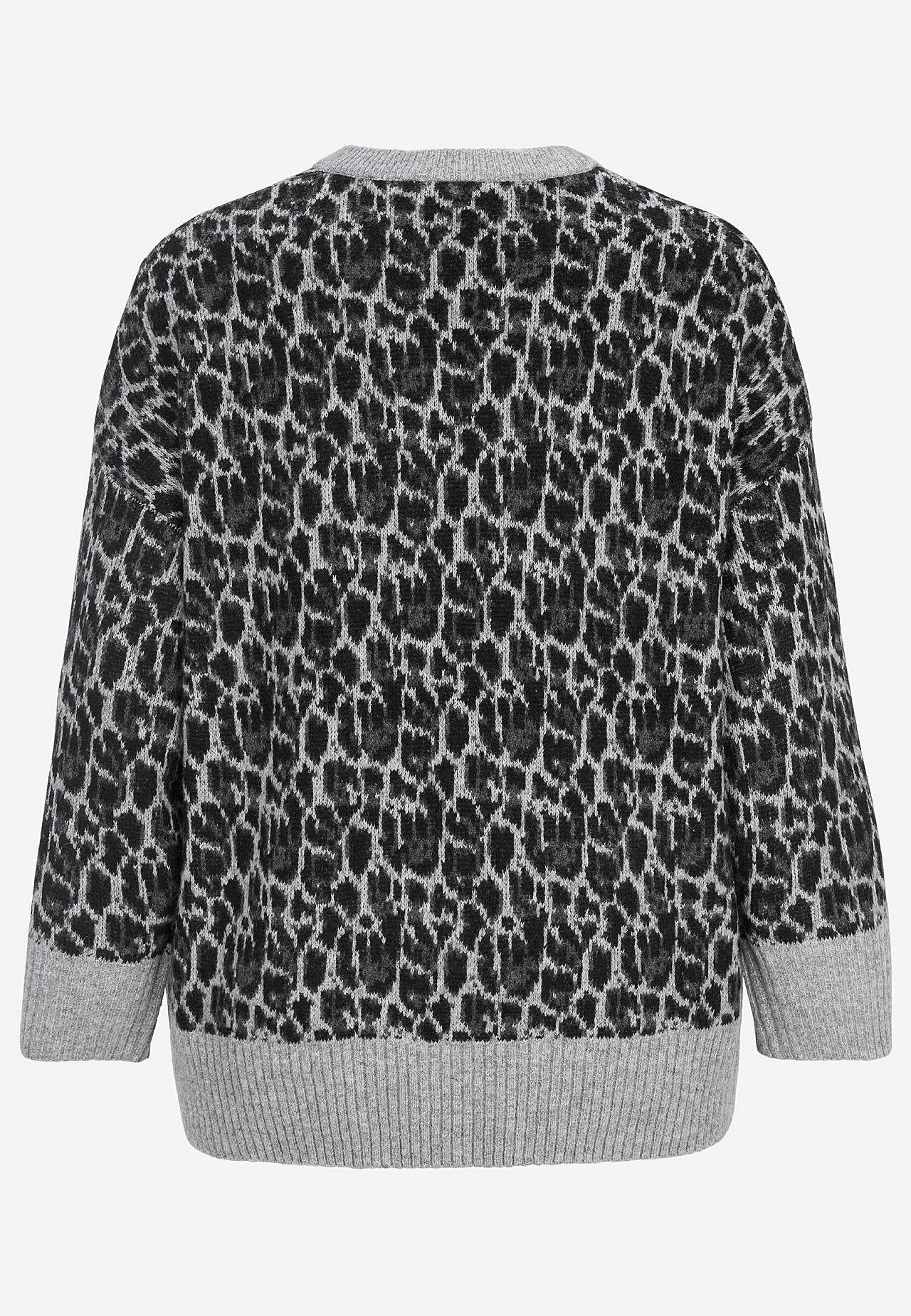Strikket, leopardmønstret genser