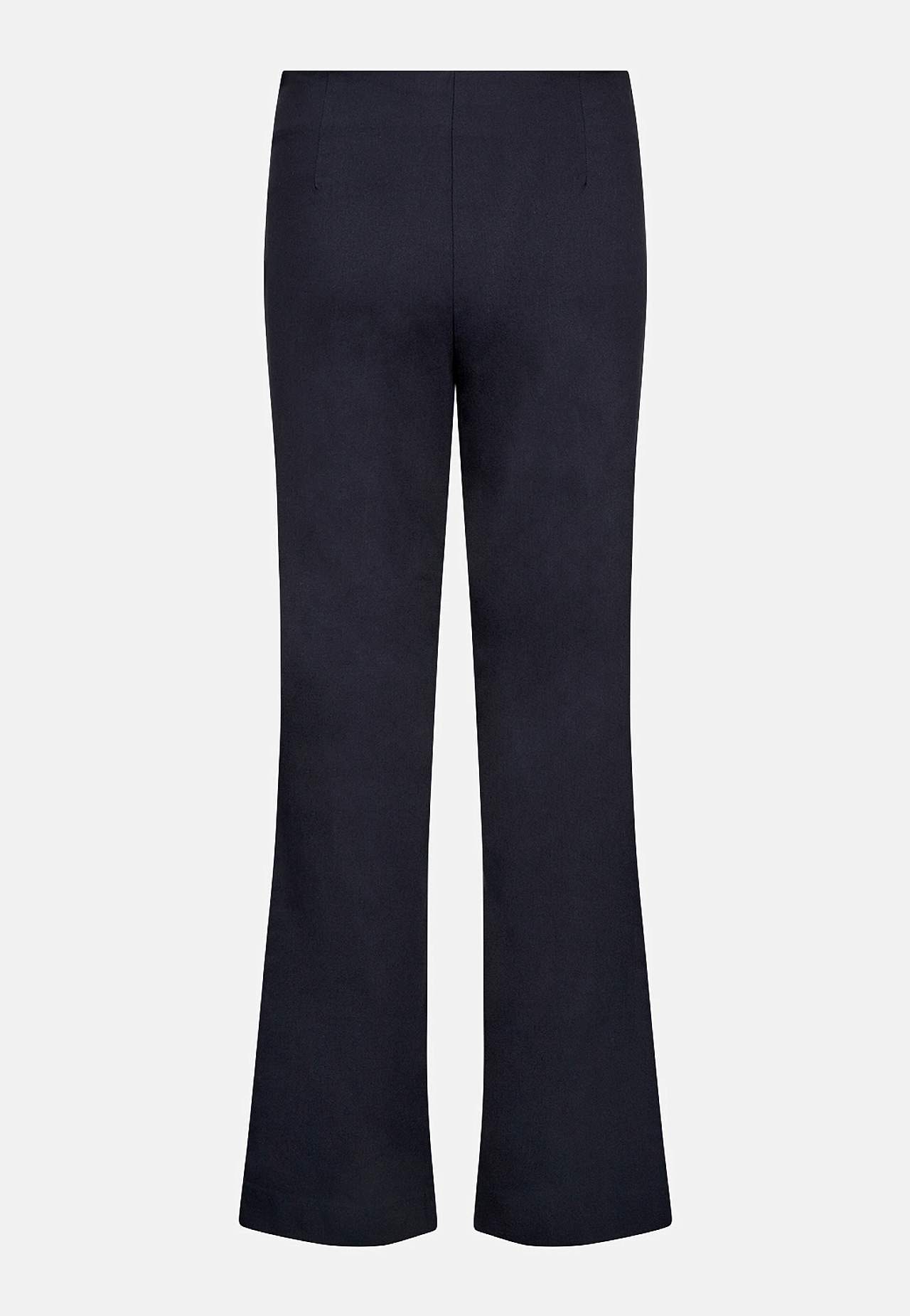 Bukse i bengalin med dekorative knapper