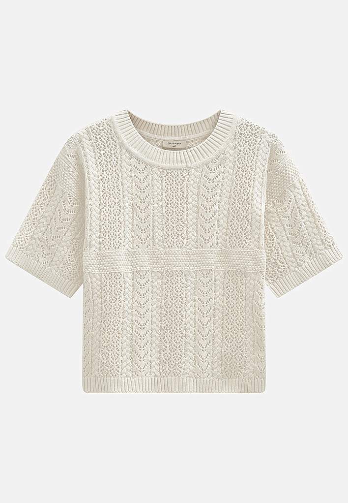 Strikket genser med hullmønster