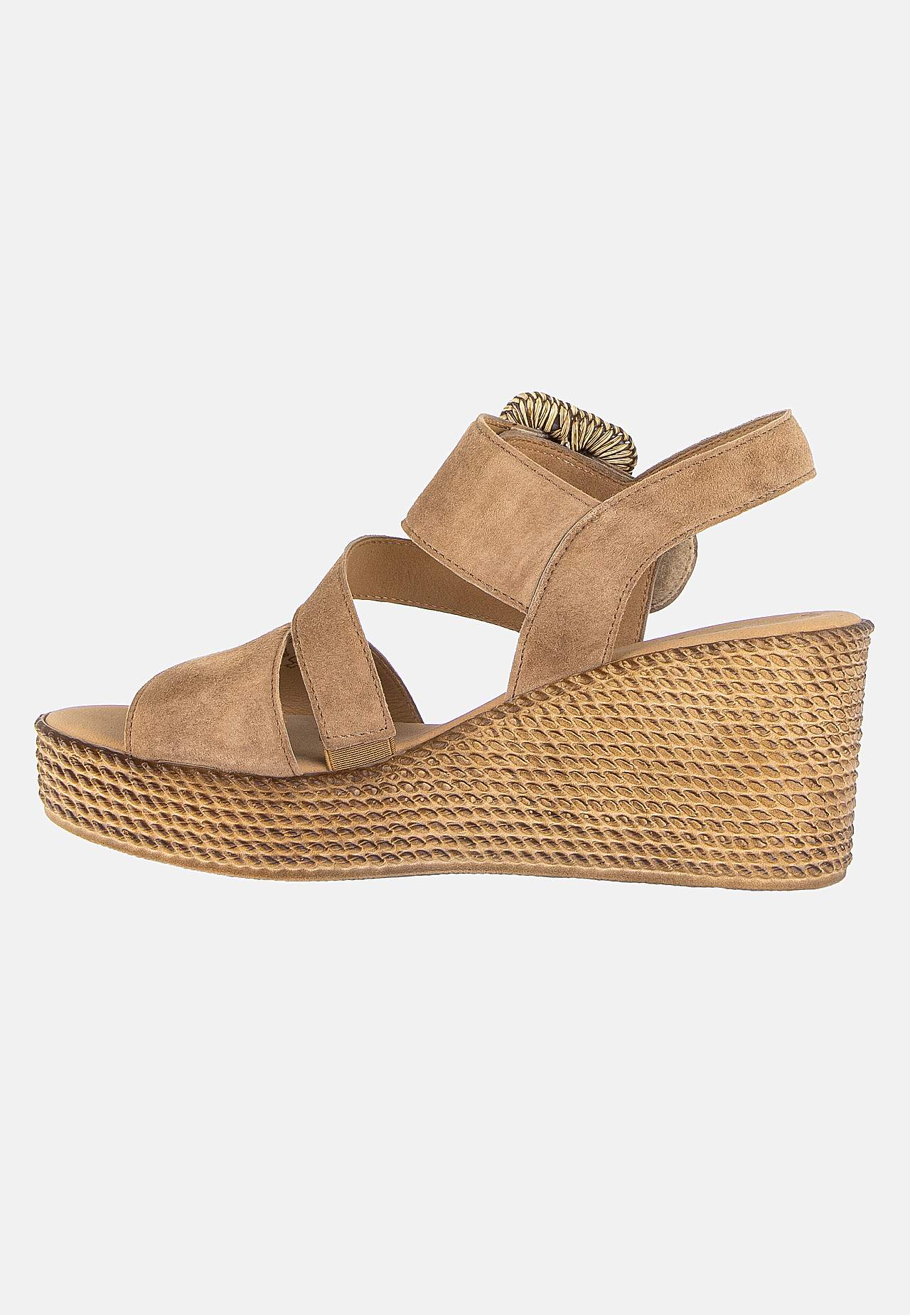 Sandal i semsket skinn med kilehæl